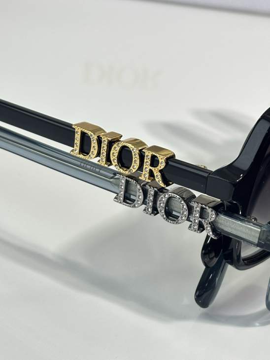 Picture of Dior Sunglasses _SKUfw77364358fw